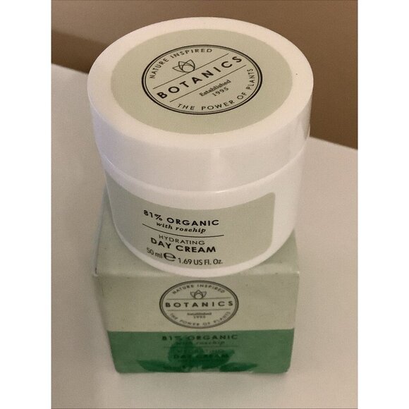 Billion Dollar Beauty Hydrating Day Cream  Gold Infused illuminator. New in Box - Picture 3 of 4